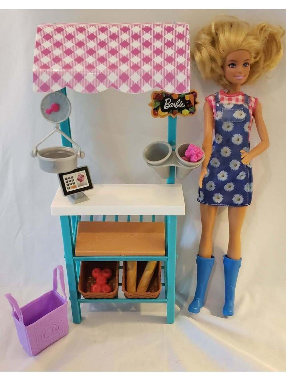 Barbie Farmers Market Playset HCN22 w/Doll - Missing Some Accessories